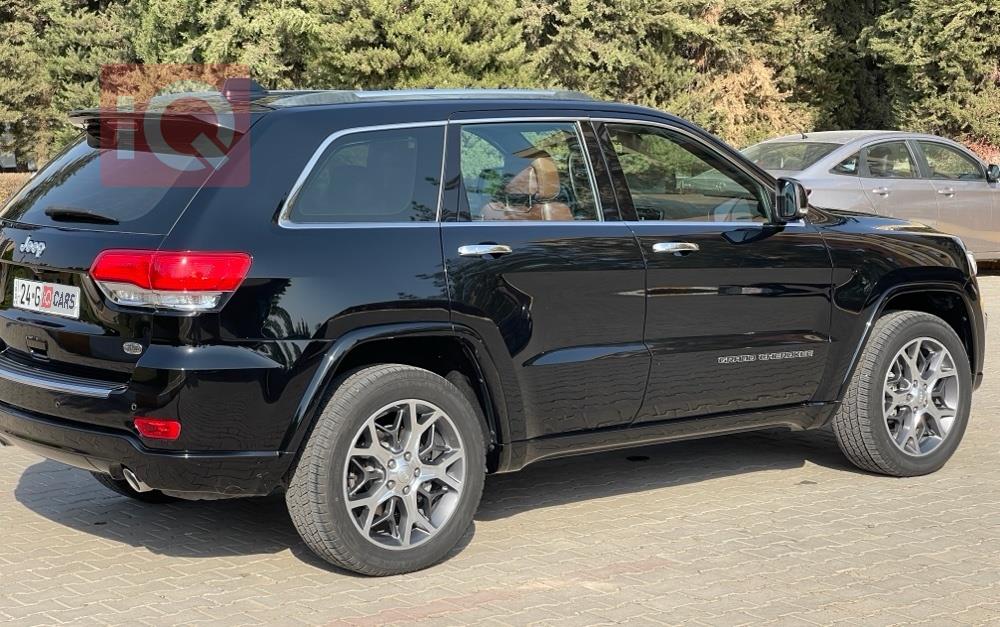 جیپ گراند شیرۆکی